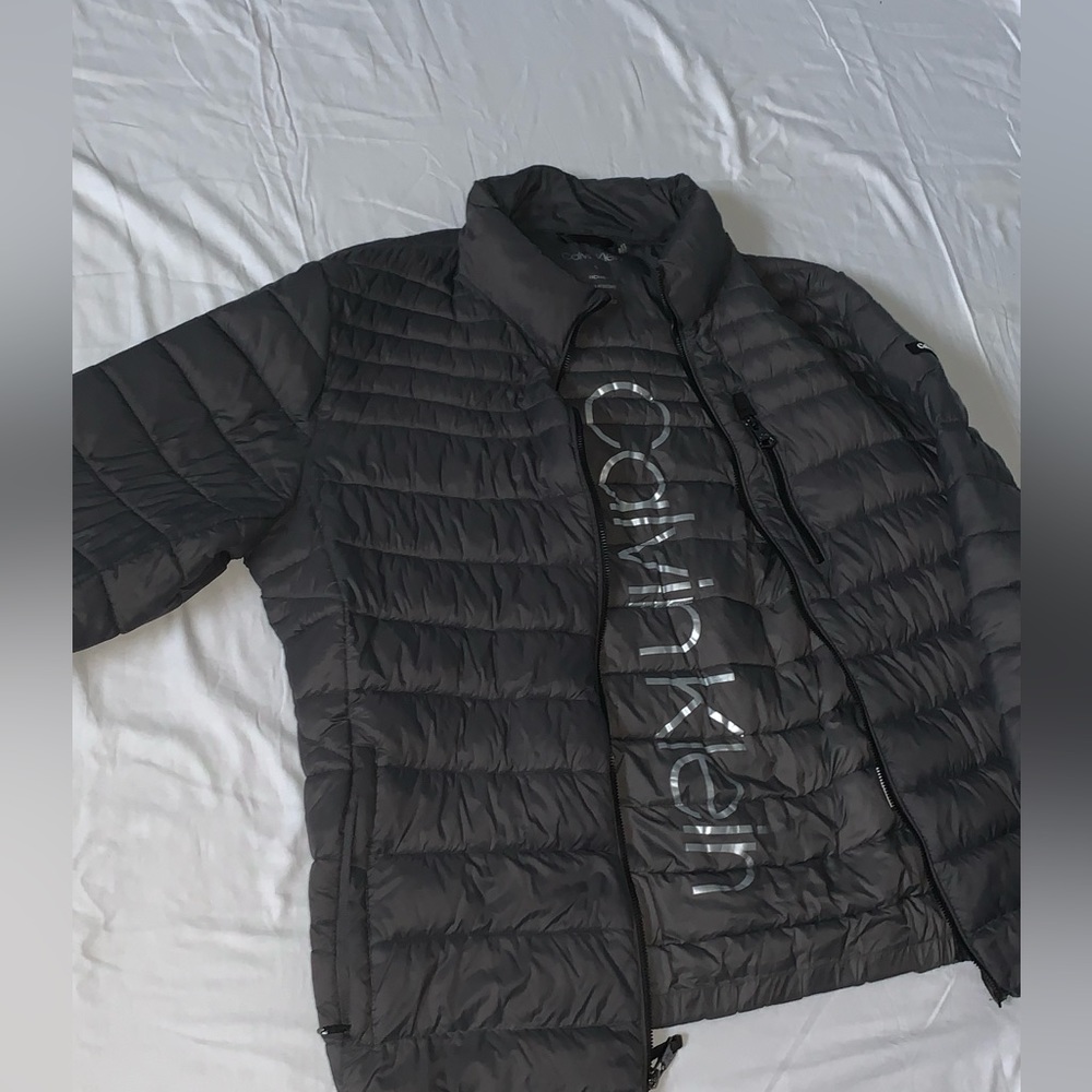 Calvin Klein L Dark Gray Puffer Jacket